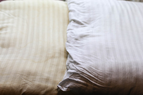 Whiten old pillows